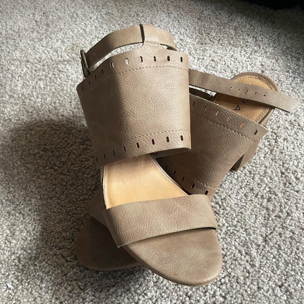 Rampage Tan/Brown Sandal Wedges